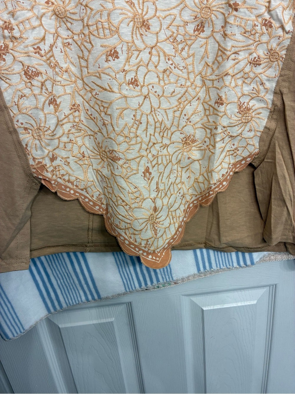 Easel boutique brand Cream and Tan Floral Embroidered Raglan Sweatshirt - Picture 3 of 5